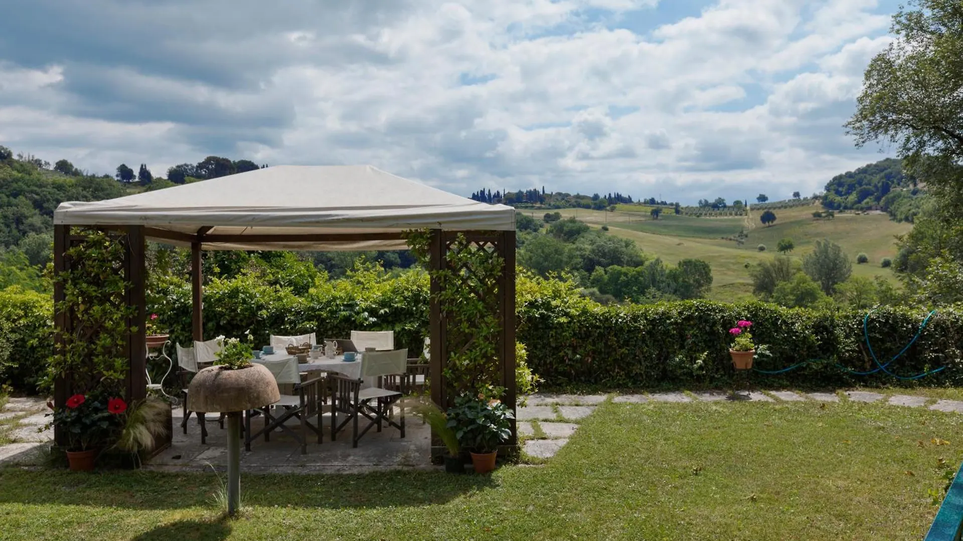 Timeless Elegance Villa Poggibonsi